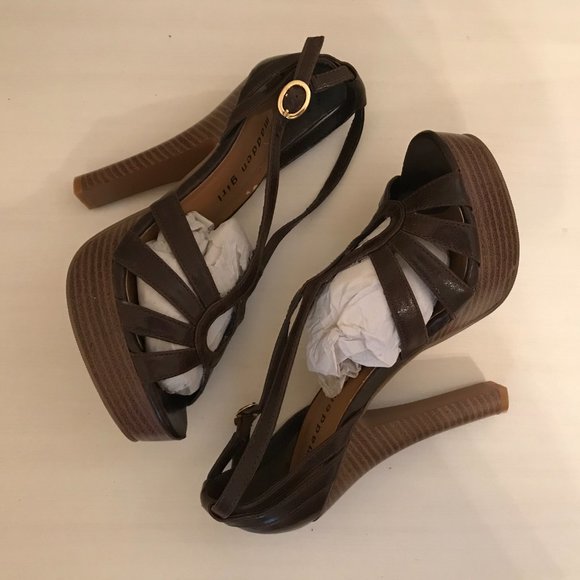 SOLD!! Host Pick🎉🎉Madden Girl Brown Platform Stilleto Heel Sandal 6 - Picture 4 of 6